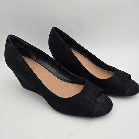 Torrid Black Peep Toe Wedge Heels Size 9W Faux Suede - Picture 2 of 11